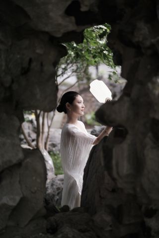 소식원림 깊은 곳에서, 자신에게 보내는 여행 서정시를 쓰다