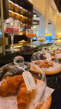 A Warm and Memorable Stay at The Ritz-Carlton, Dubai