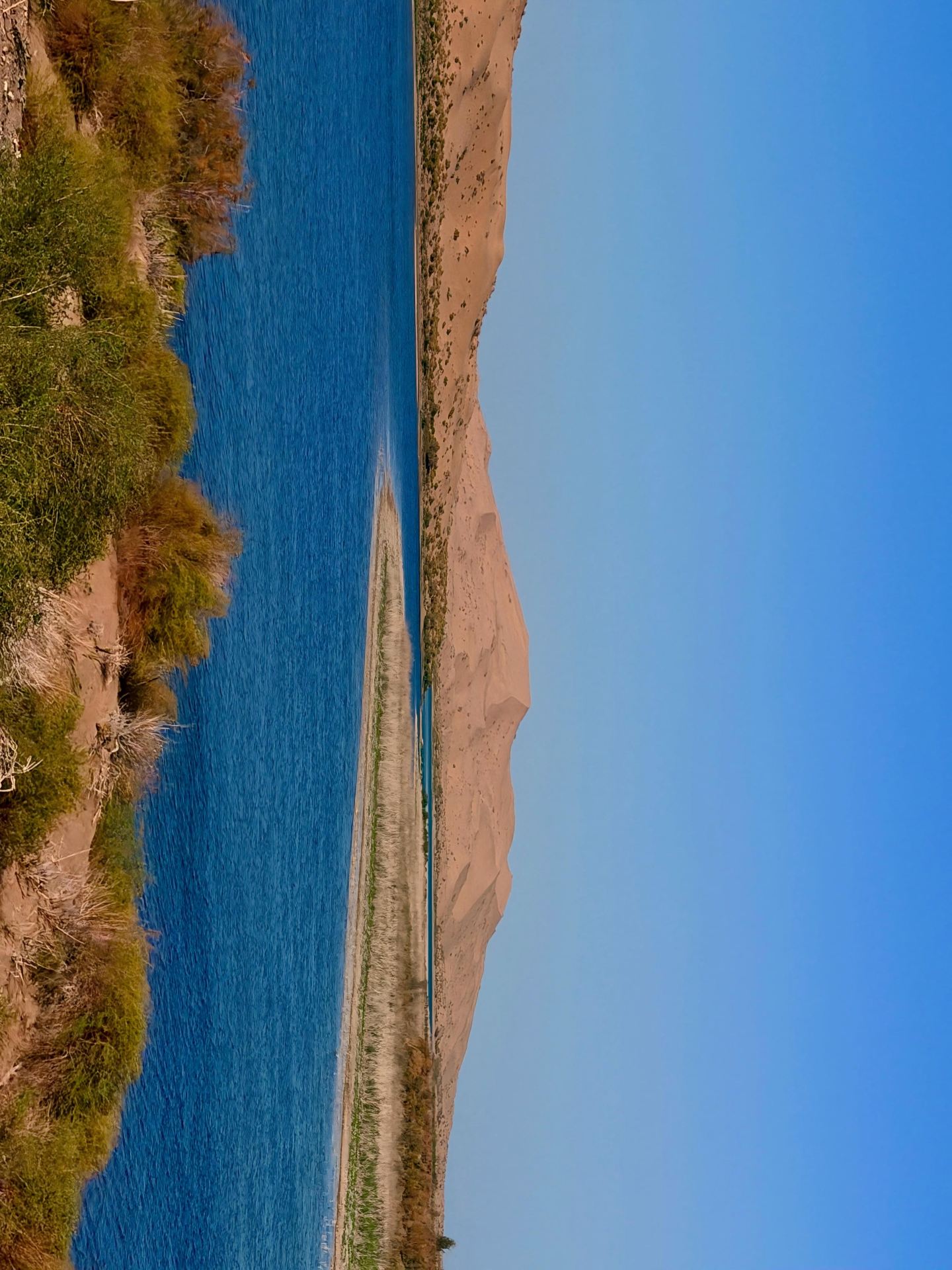 There really is a sea in the desert! Bosten Lake in Southern Xinjiang