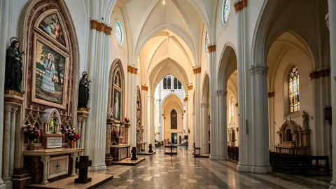 Loja: A mountain city of two clock towers, where music is a way of life — traveler post in Cuenca