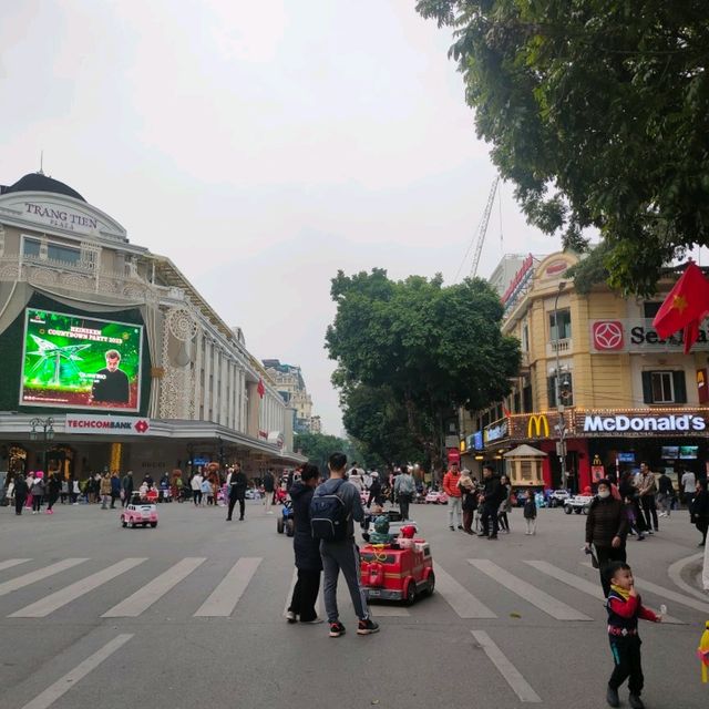 🇻🇳ベトナム ハノイ "チャンティエンプラザ界隈" 高級ショッピングエリア、ハノイの銀座!?