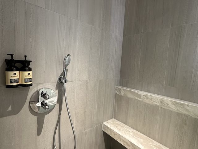 Premier Club Room 758