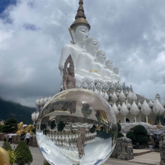 Wat Pha Sorn Kaew 