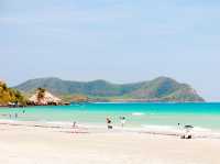 หาดน้ำใส หาดทรายขาวสะอาด 🌴🌴