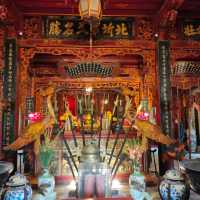 🇻🇳ベトナム ハノイ "クアンタン寺(鎮国寺)" 厳かな寺、重厚感ある4トンの銅像が特徴的
