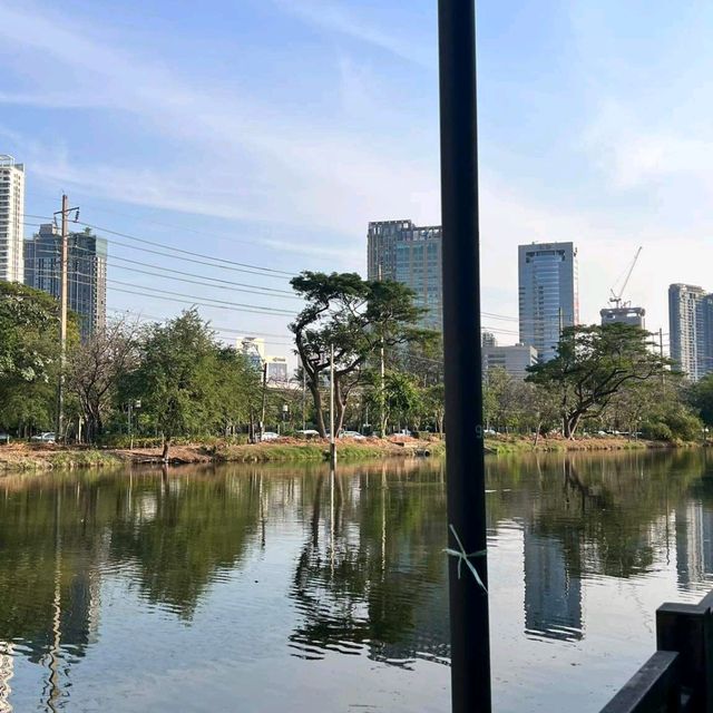 สวนรถไฟ สวนสาธารณะใจกลางกรุงเทพ