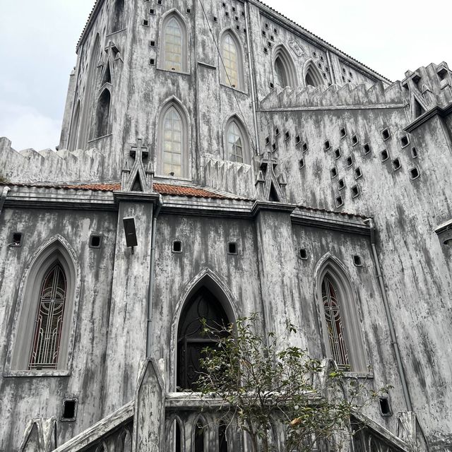  โบสถ์เซนต์โจเซฟ (St. Joseph Cathedral) ⛪️