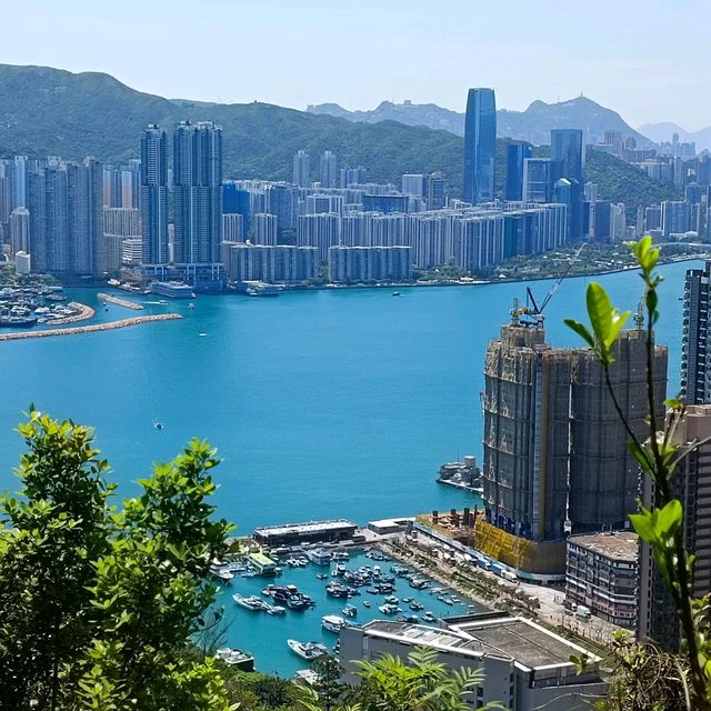 Easy hike with typhoon shelter seaview