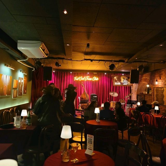 몽골 울란바토르의 아름다운 재즈바 Fat Cat Jazz Club