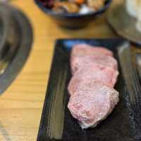 📍香港旺角｜大眾燒肉酒場 · 人均唔洗$500就食到嘅高級燒肉放題🔥 有齊和牛壽喜燒各款靚肉！