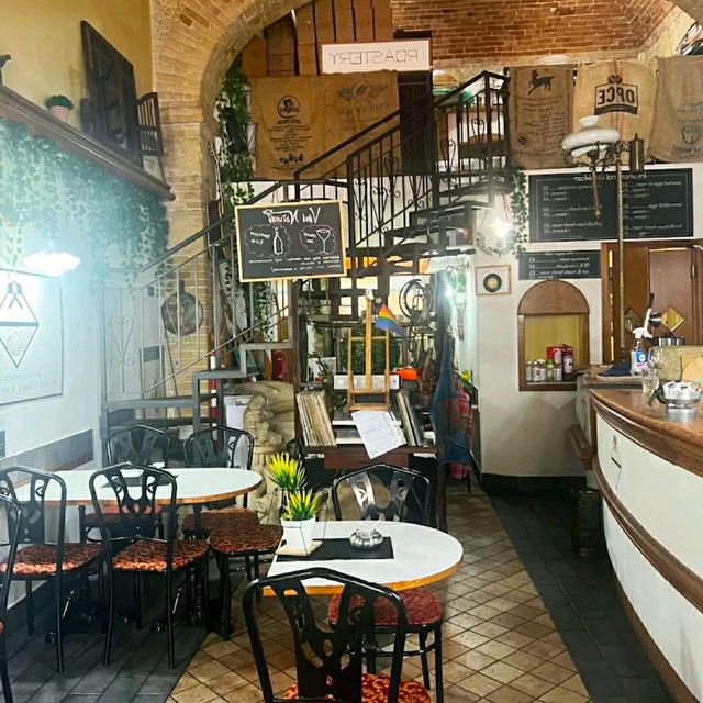 COZY CAFE WITH GREAT FOOD IN CAGLIARI!