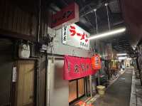 福岡・久留米。久留米の文化街で味わう夜間のみ営業する老舗ラーメン店『久留米屋ラーメン』