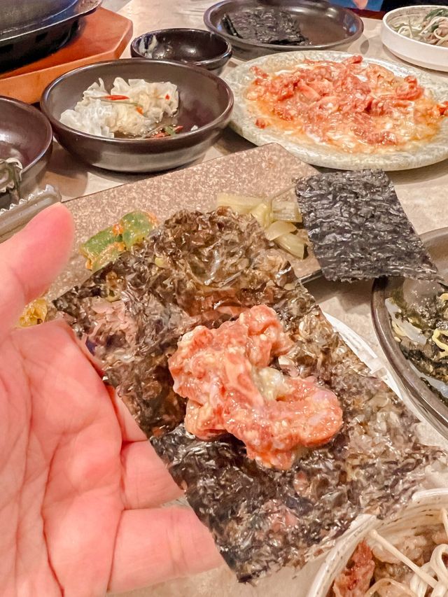 首爾超好吃的燒肉，還有好多明星來這打卡！✨