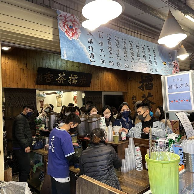 過年北埔老街走春，享受過年的氣氛