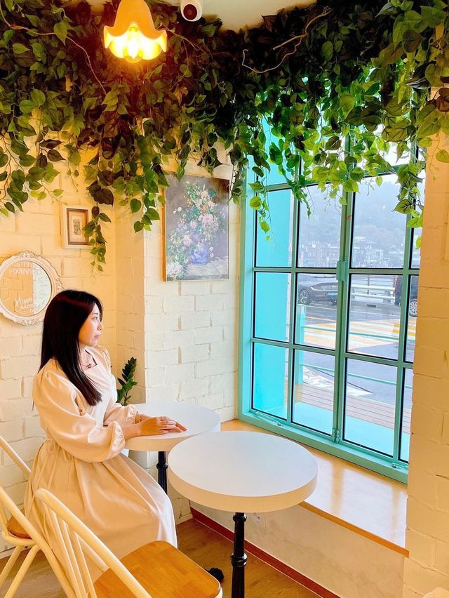 귀산에 위치한 크로플 맛집 79파운야드 귀여운 인테리어로 사진찍기 너무 좋아요❤️