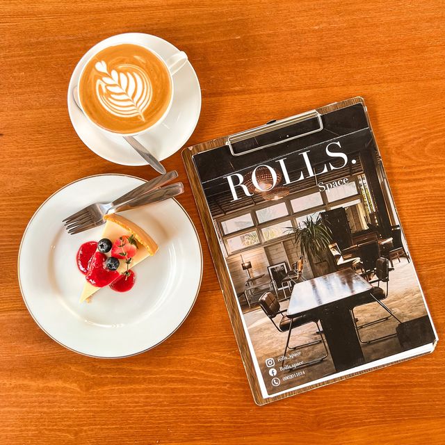 ROLLs.space cafe