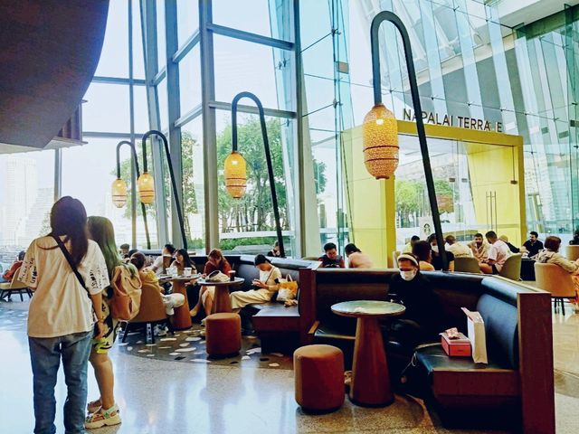 พาทัวร์คาเฟ่สตาร์บัคที่ใหญ่ที่สุดในไทย