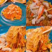 想食fusion越泰菜，好友今日就揀咗位於麗豪酒店地下既河夢Vi，Vi 乃越南語，即「味道」之意，意謂為食客帶來無窮味道～