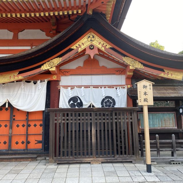 京都！八坂神社を早朝に参拝！疫病消除(えきびょうしょうじょ)の祈りで発展してきた神社に昔と同じ祈りをしてきた