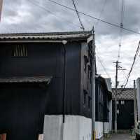 池田の銘酒　呉春　現在では池田で唯一の、自醸の池田酒醸造元 呉春酒造株式会社 と、池田の街並み