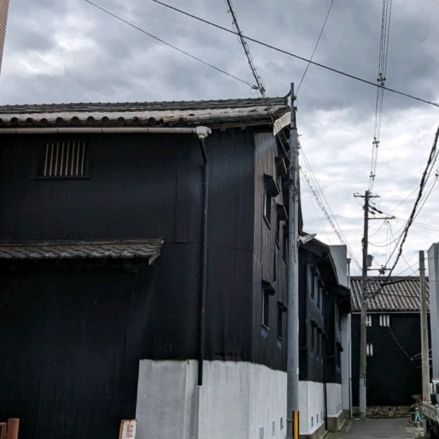 池田の銘酒　呉春　現在では池田で唯一の、自醸の池田酒醸造元 呉春酒造株式会社 と、池田の街並み