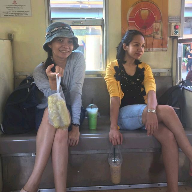 วันหยุดนั่งรถไฟไปทะเล |สวนสนประดิพัทธ์ 