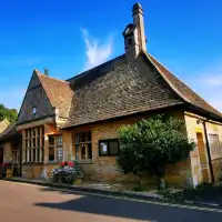 Upper Slaughter and Lower Slaughter(上斯勞特村和下斯勞特村)
