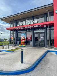 【グアム】人気のハンバーガーチェーン！Jollibee（ジョリビー）のグアム店に行ってきた！