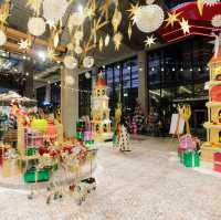 ถ่ายรูปธีมคริสต์มาส at Emsphere🎄🔴🟢