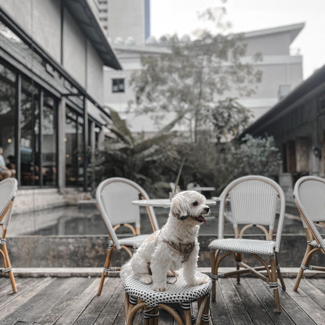  GROUND Coffee สาทร 