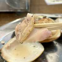 【兵庫・西宮市】活魚水槽の活貝をその場で焼いて味わえる「活貝センター 門戸漁港」