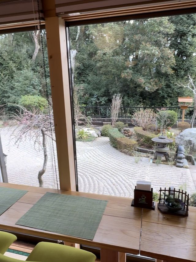 【福岡カフェ】枯山水を見ながらゆっくりとお食事しませんか？🌳