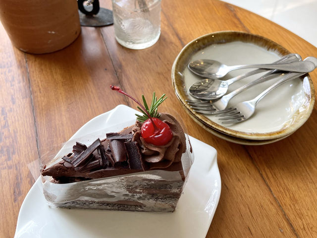 Melt In Your Mouth ร้านสวยริมแม่น้ำกก จ.เชียงราย