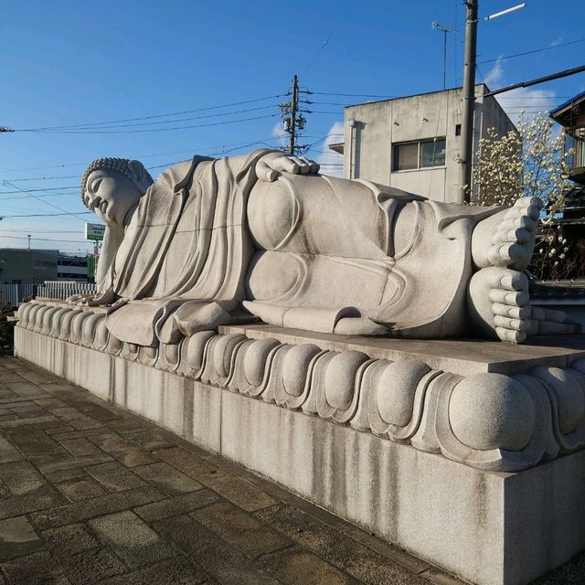 大きな涅槃像「玄猷寺」