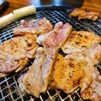 弘大必吃💪 宋江到訪 🔥碳烤特色雞肉料理