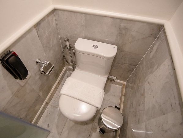 曼谷阿卡拉飯店：舒適入住體驗，超美無邊際泳池！