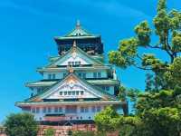 🏯 Visit Osaka Castle