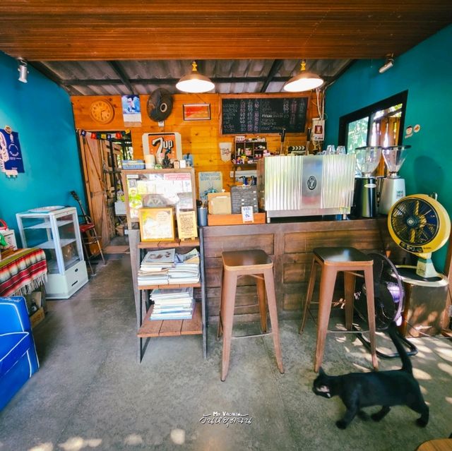 เอกเขนก cafe' 