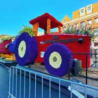 See upclose the Flower Parade Floats in Haarlem!