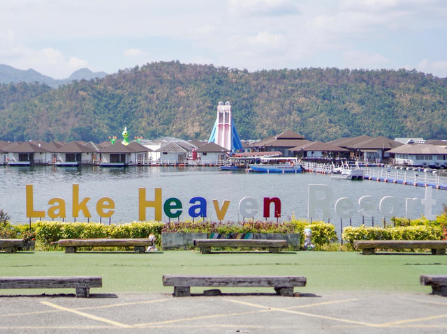 🛖 นอนห้องพักสไตล์มัลดีฟที่ Lake Heaven Resort