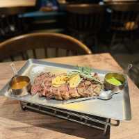 NATA Steak。 Wine & Cocktail。優惠價：炸芝士$58，Baileys咖啡$50