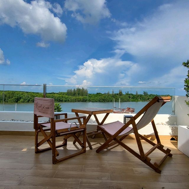 River Terrace Rooftop Bar and Cafe 