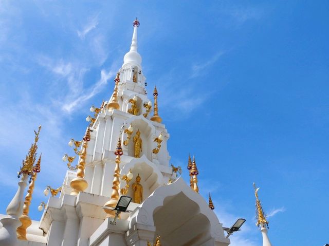 เที่ยววัดกรอกยายชา