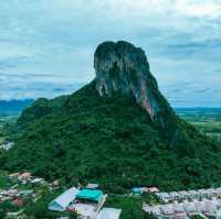 ภูเขาอกทะลุ