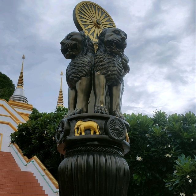 ทำบุญวันหยุด ณ วัดถ้ำเขาปรางค์