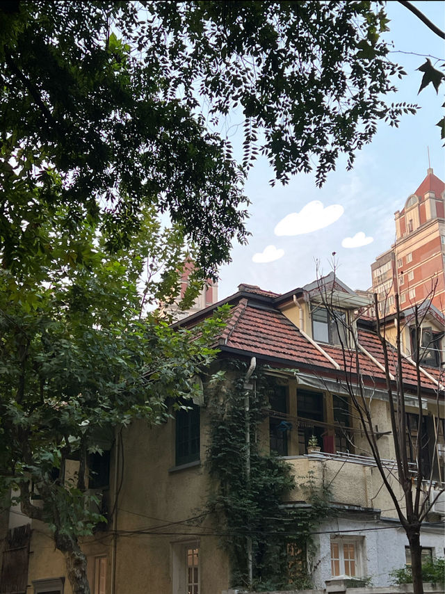 Is this the most trendy street in Shanghai?! 🌞