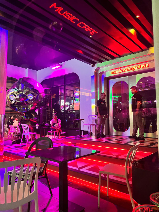 Tah Siam Music&Cafe Pattaya