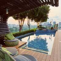 Enjoy panoramic city Views from the Rooftop Pool at Hotel Jen Orchardgateway 