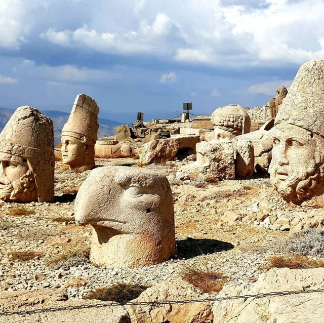 **🌄 Discover the Majesty of Mount Nemrut! 🇹🇷**
