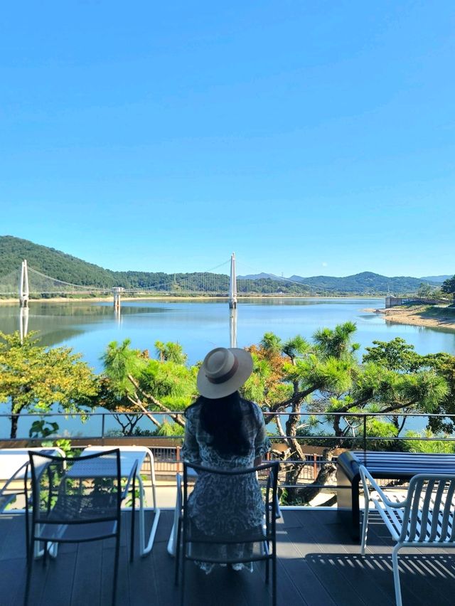 탑정호출렁다리 직관하는 감성카페🧡